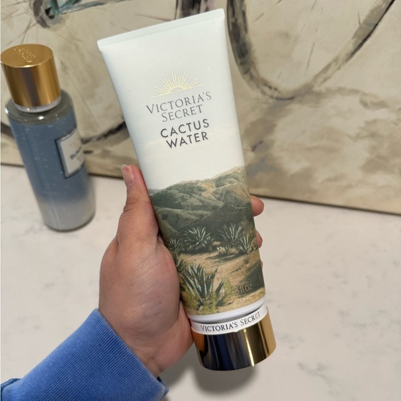 SOLD✨VICTORIA’S SECRET set 🤍 - Picture 6 of 9